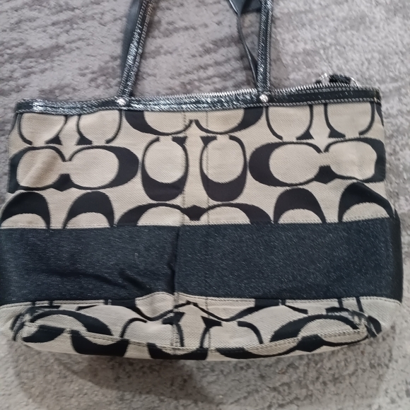 Coach Black and Cream Signature Tote Bag - Picture 1 of 4
